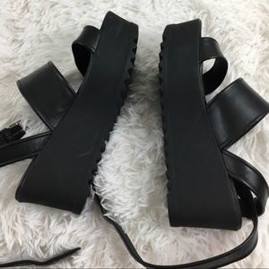 New Steve Madden trendy platform sandals
